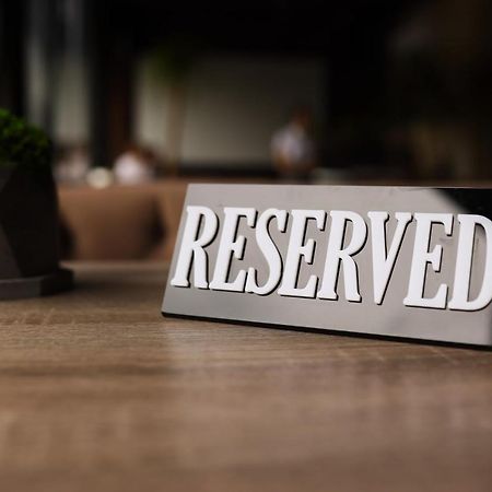 Premiere Hotel Хуст Екстериор снимка