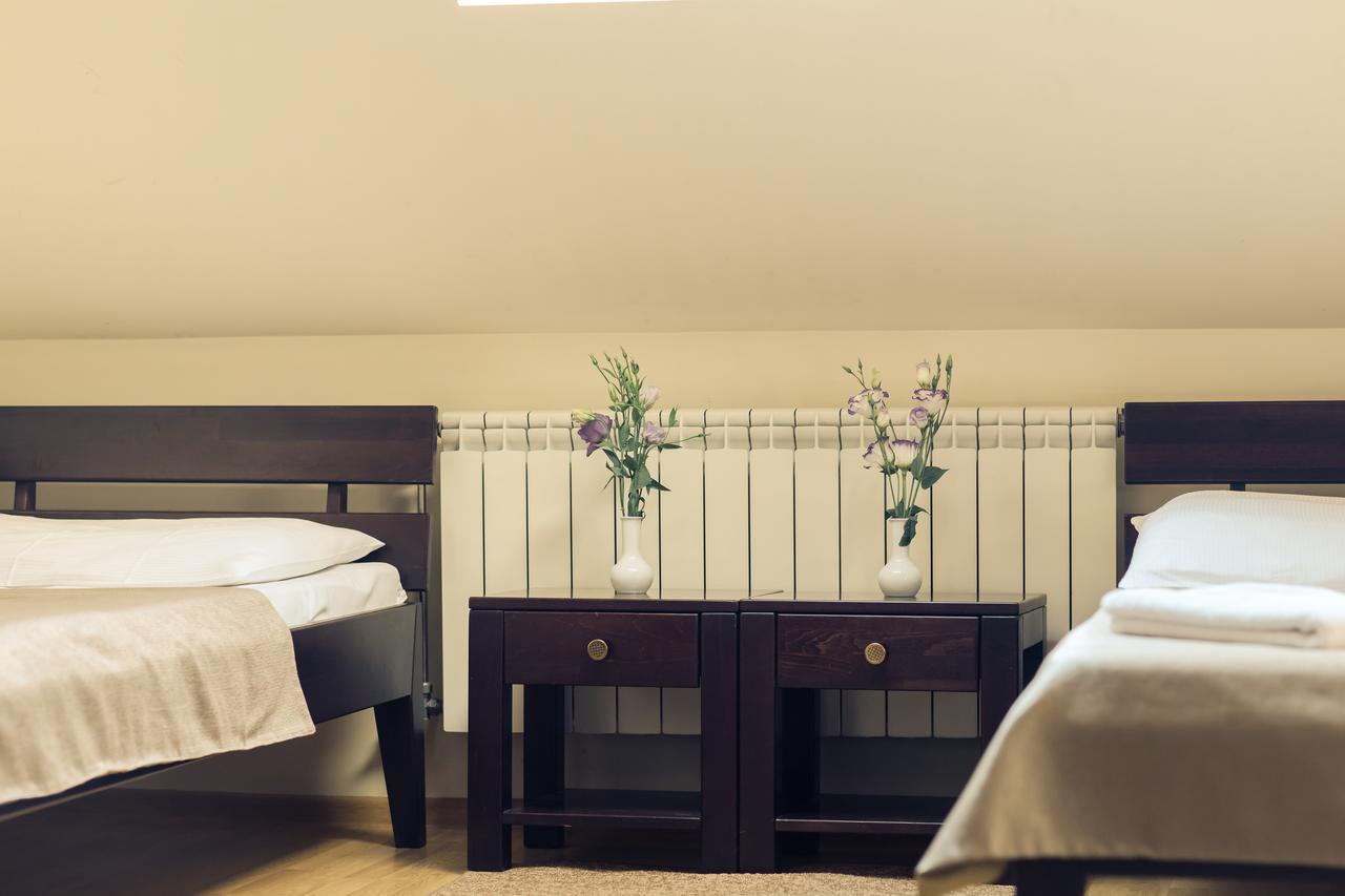 Premiere Hotel Хуст Екстериор снимка